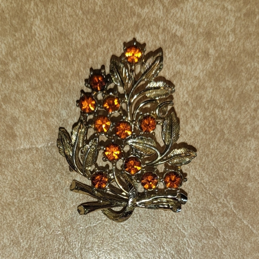 RARE VINTAGE CORO LEAF, STONE BROOCH! ☆3FOR$25☆